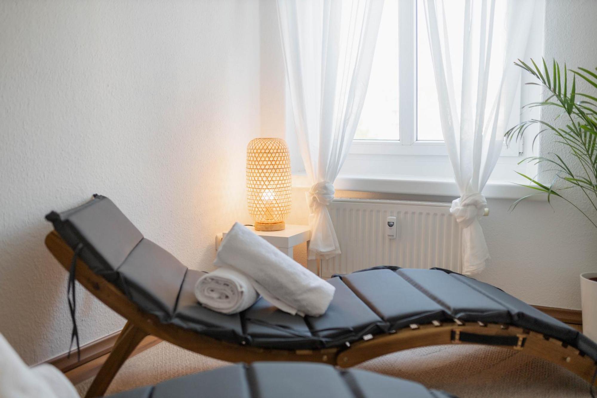 Wellness Lounge Am Bauhausmuseum Apartment Dessau-Rosslau Bagian luar foto